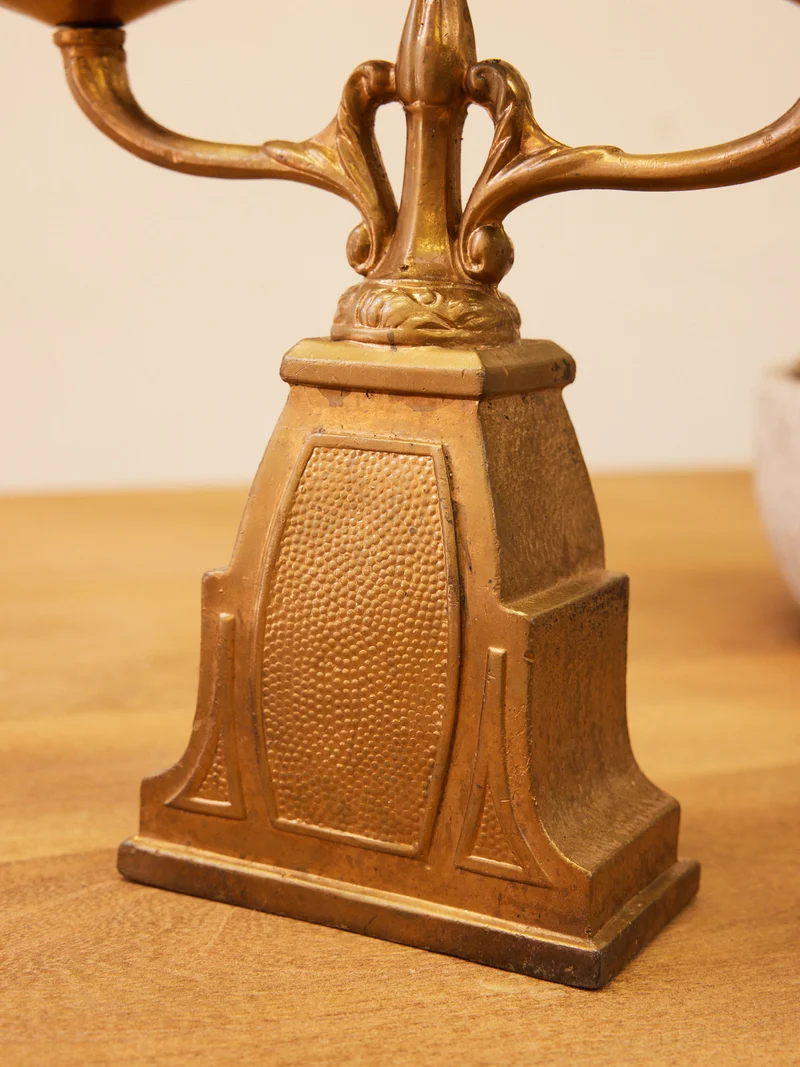 Ulysse, la paire de bougeoirs Art déco en métal doré N°129