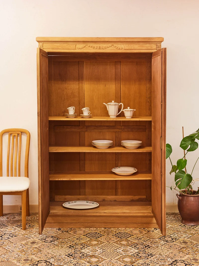 Victoria, la vitrine en bois sablé N°1334