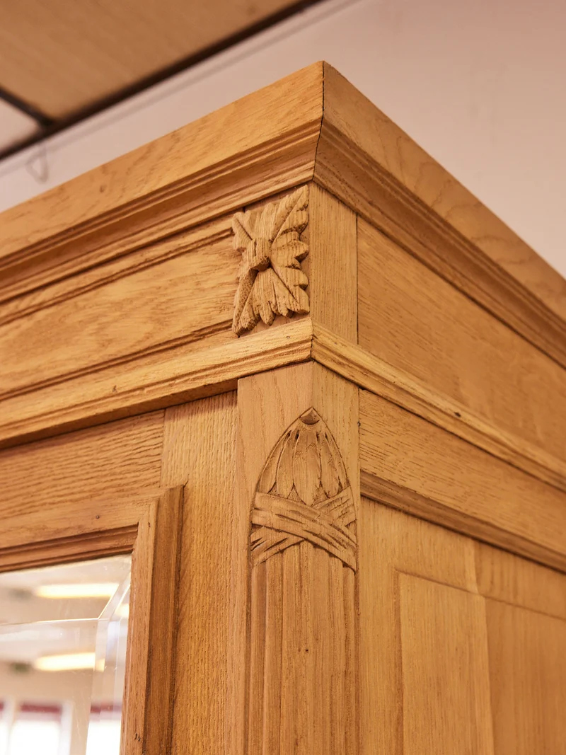 Victoria, la vitrine en bois sablé N°1334