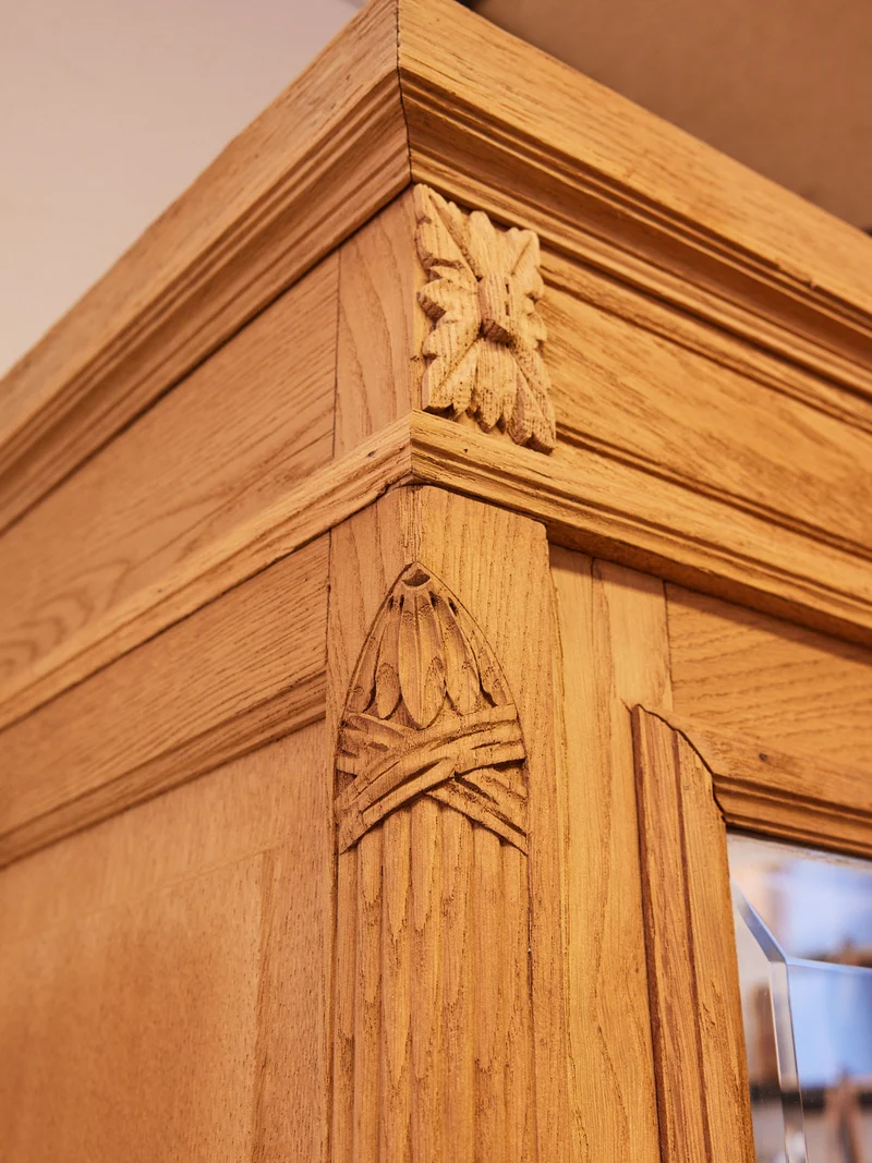 Victoria, la vitrine en bois sablé N°1334