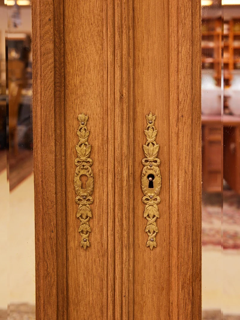 Victoria, la vitrine en bois sablé N°1334