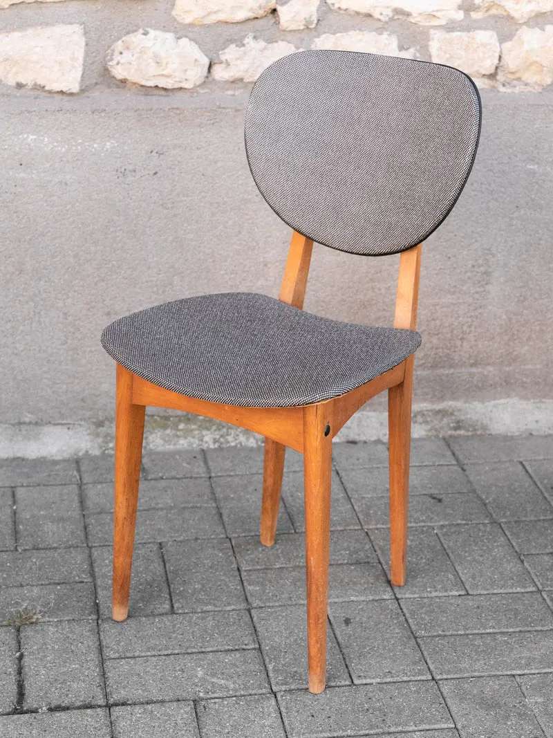 Alma, la chaise vintage en bois et revêtement synthétique N°1945
