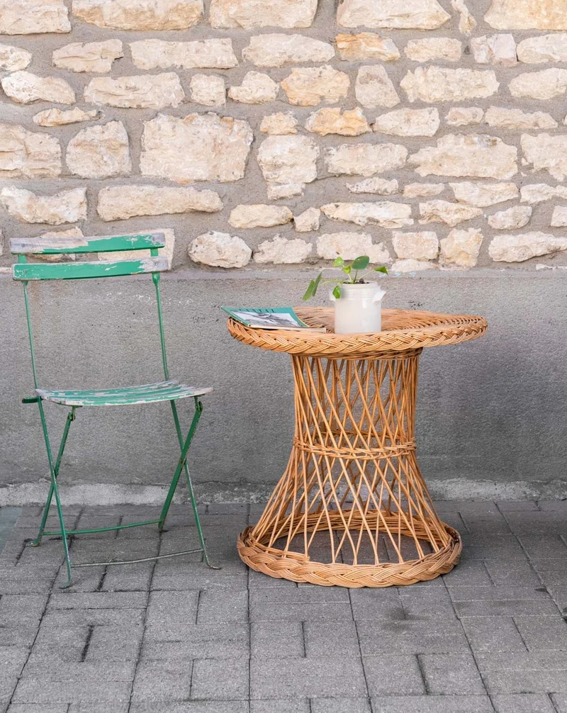 Francine, la table d'appoint ronde en rotin N°1545