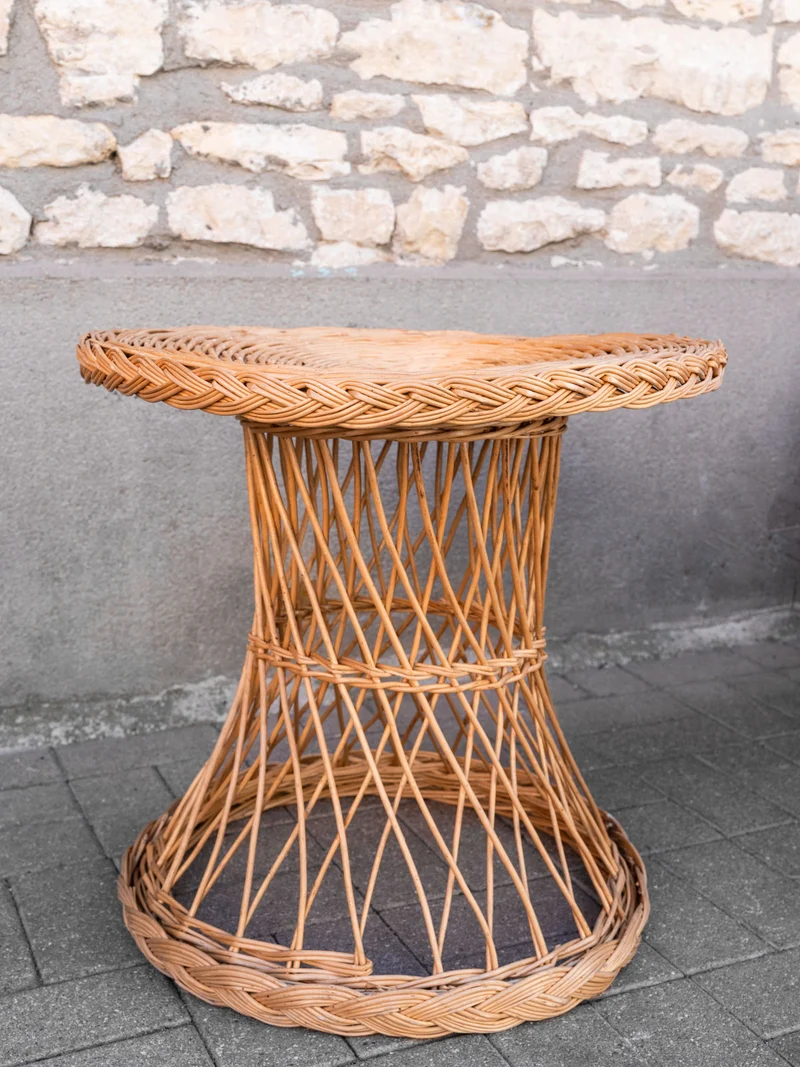 Francine, la table d'appoint ronde en rotin N°1545