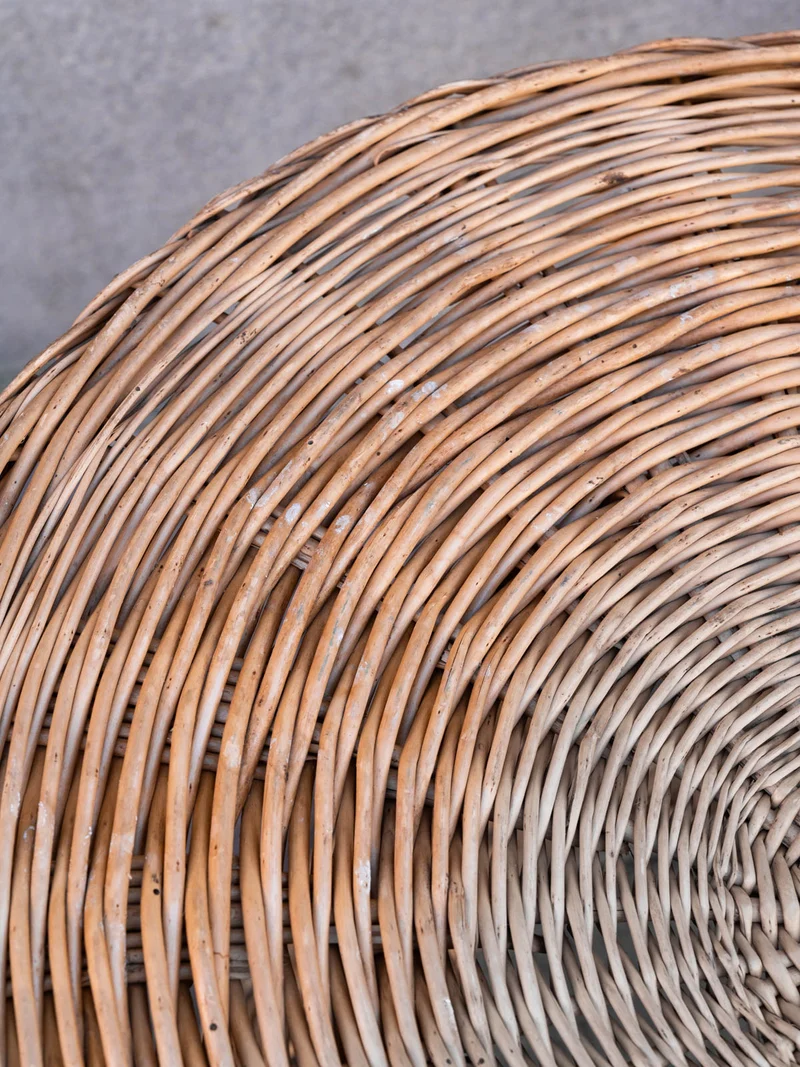 Francine, la table d'appoint ronde en rotin N°1545