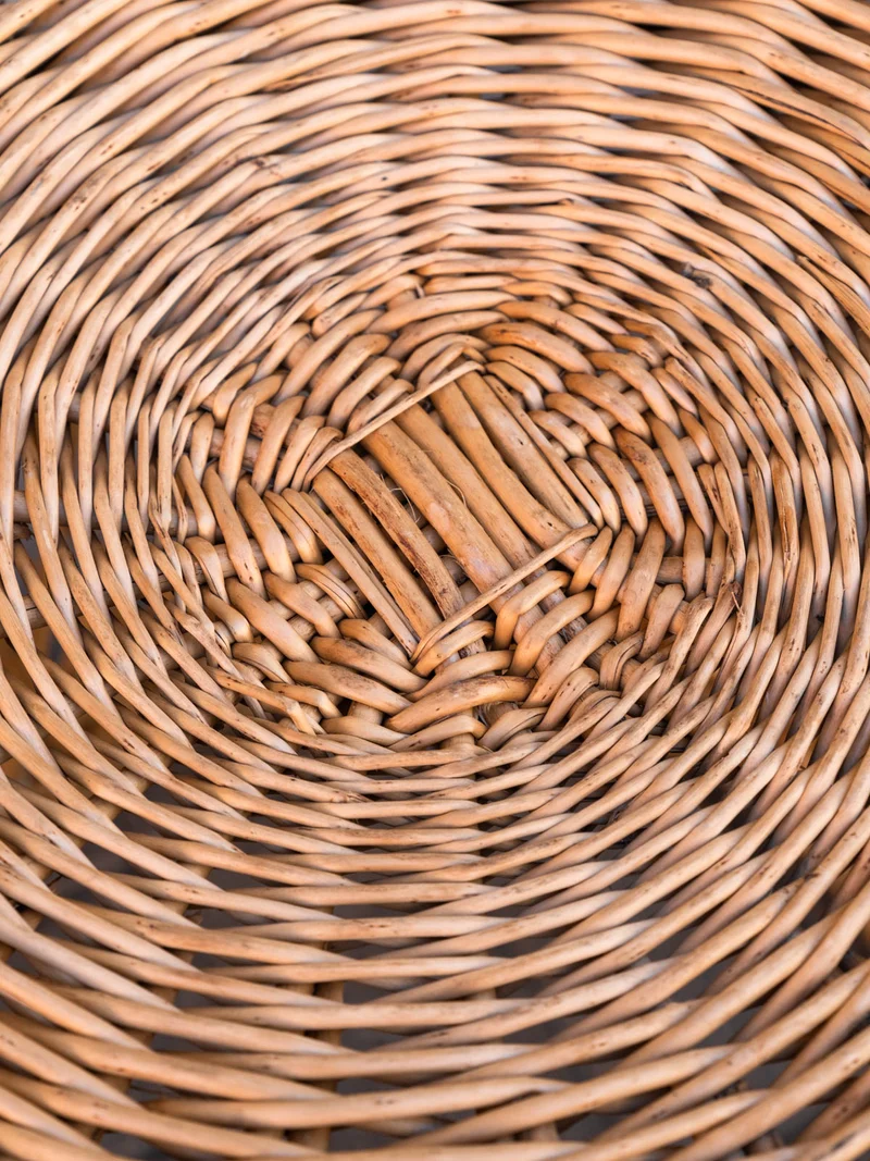 Francine, la table d'appoint ronde en rotin N°1545