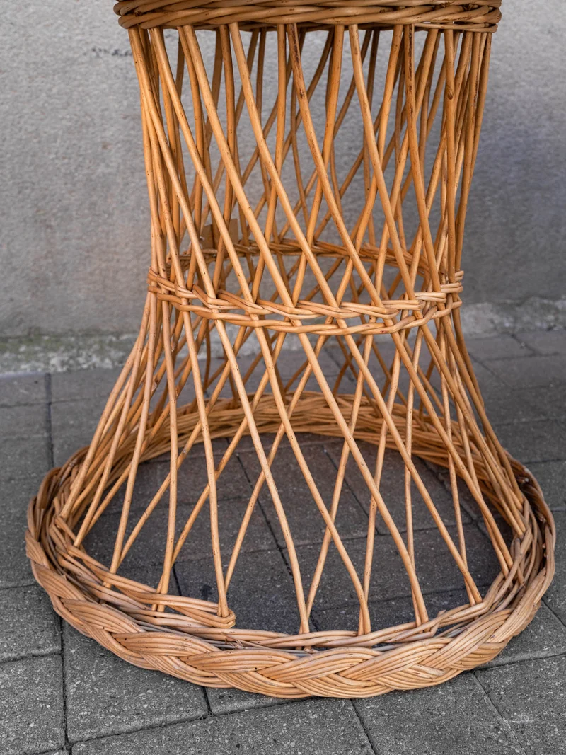 Francine, la table d'appoint ronde en rotin N°1545