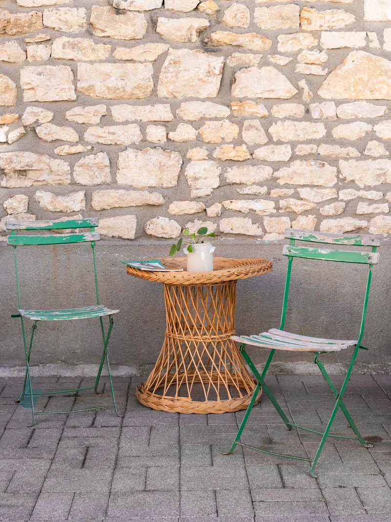 Francine, la table d'appoint ronde en rotin N°1545
