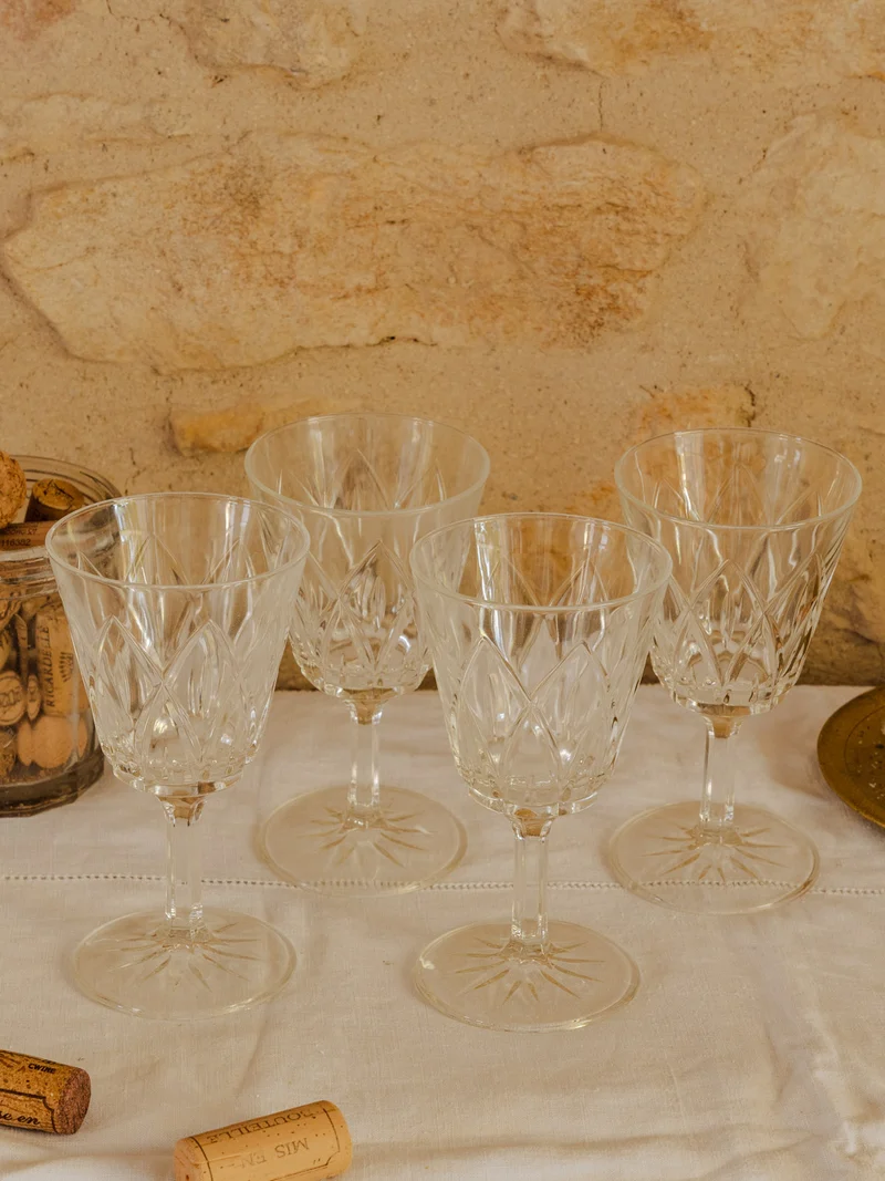Eugène, le lot de 4 verres à pieds en verre N°248