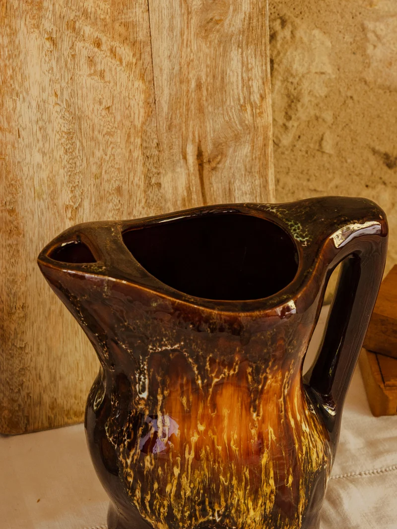 Gabrielle, la carafe en céramique marron N°172