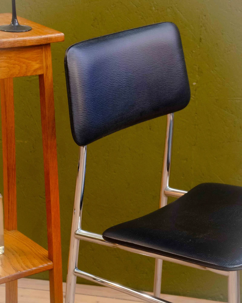 Alma, la paire de chaises en skaï N°1934