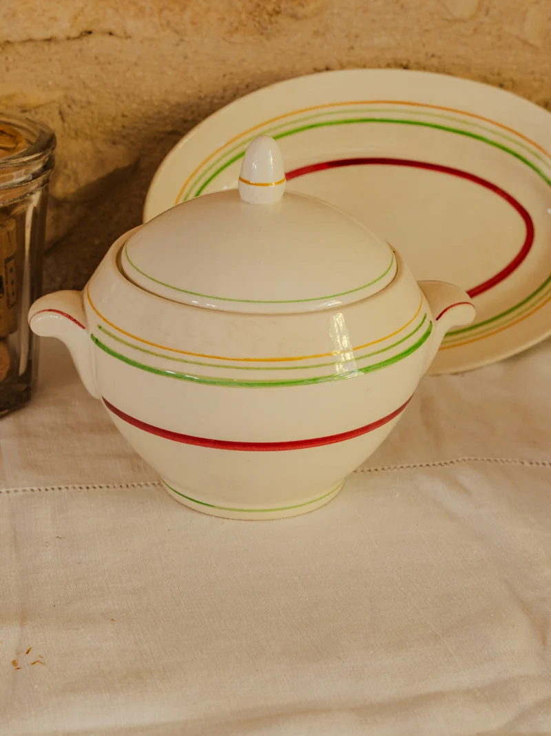 Nestor, le service de vaisselle en faïence N°751