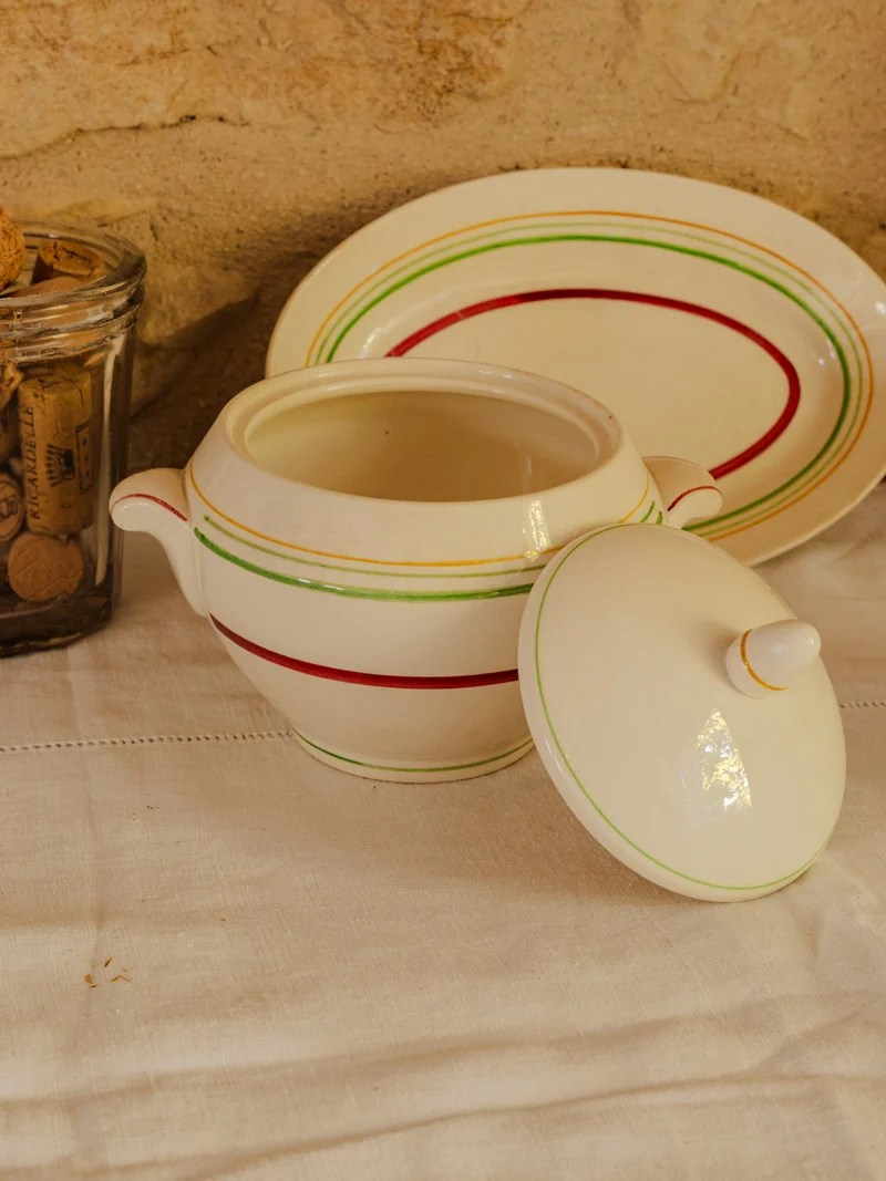 Nestor, le service de vaisselle en faïence N°751
