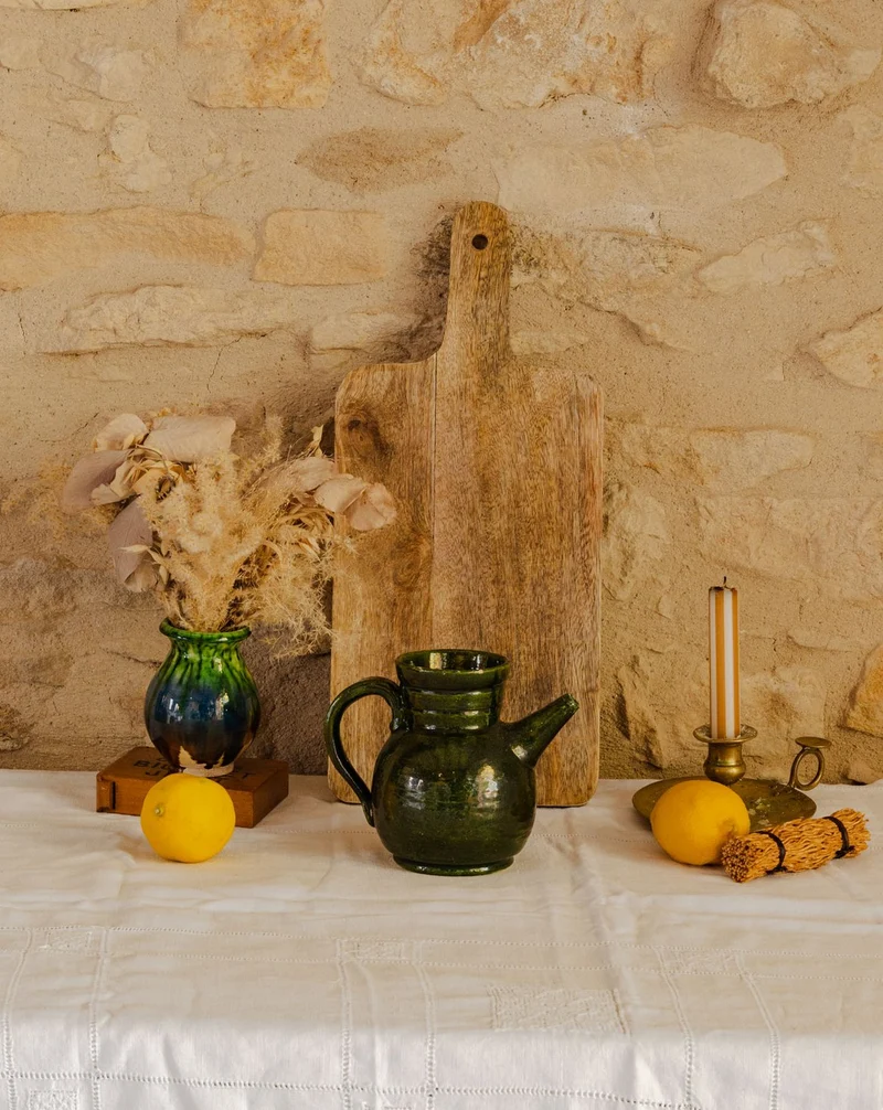 Gabrielle, la carafe en céramique verte N°169