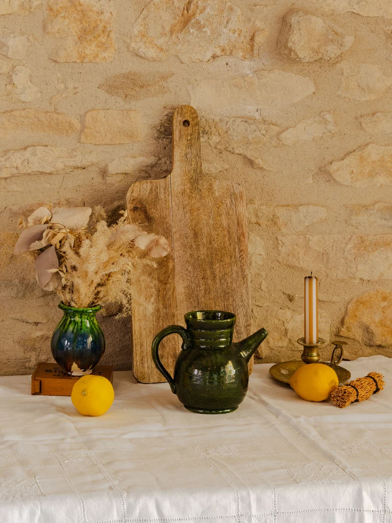 Gabrielle, la carafe en céramique verte N°169
