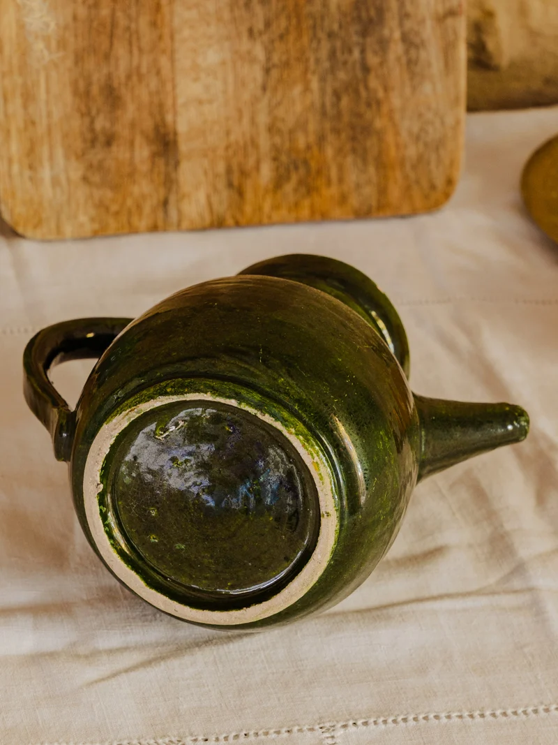 Gabrielle, la carafe en céramique verte N°169