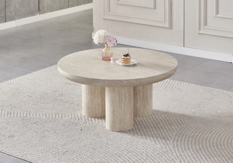 Ensemble table ronde travertin et chaises cannage - Lumia