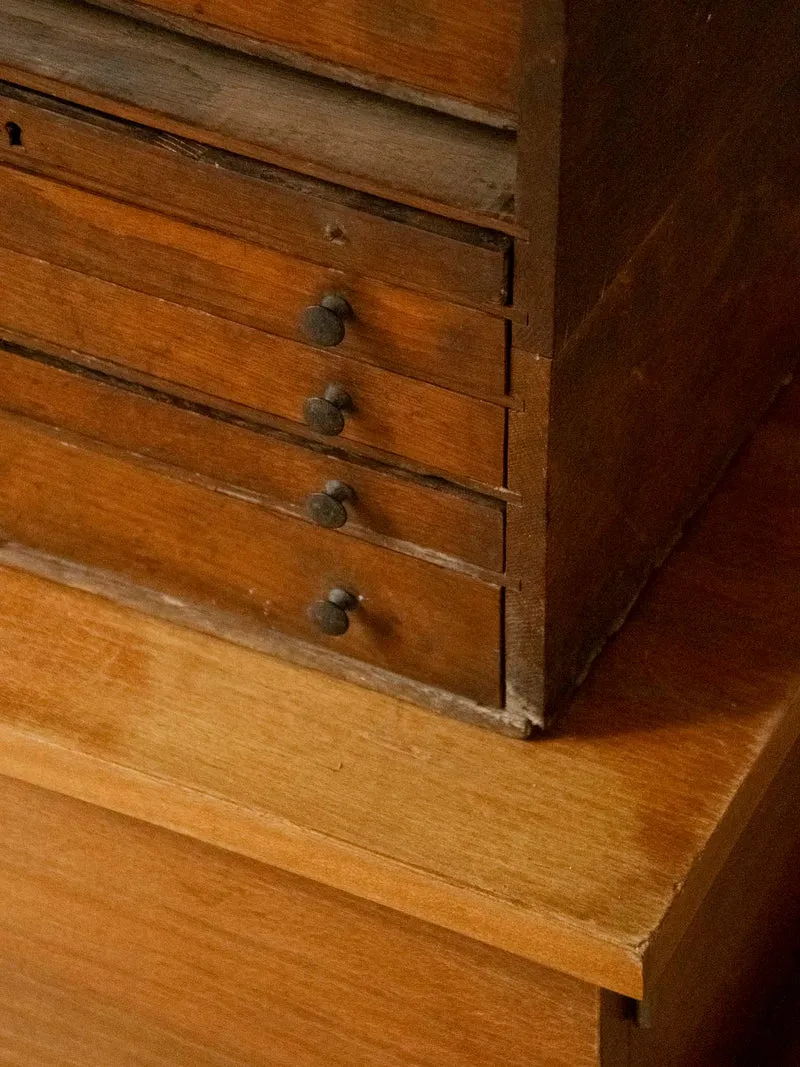 Fernand, le meuble de métier aux multiples rangements N°437