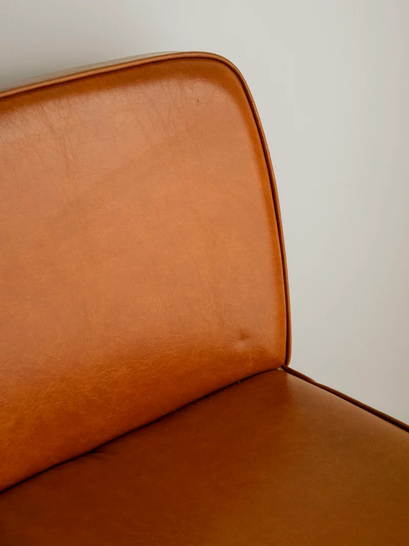 Jakob, le fauteuil de bureau en skaï cognac N°1344