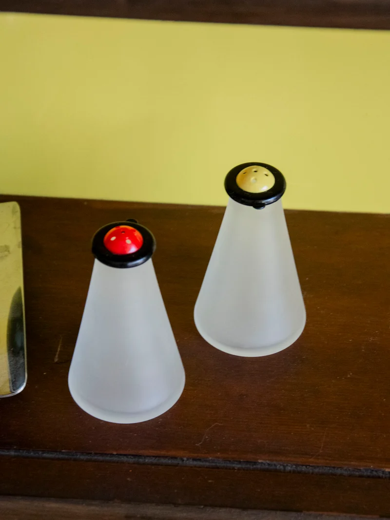 Nestor, le lot de salière et poivrière au design italien N°772