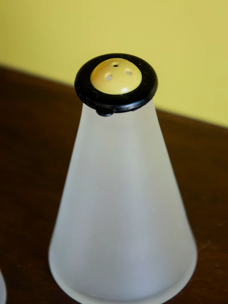 Nestor, le lot de salière et poivrière au design italien N°772