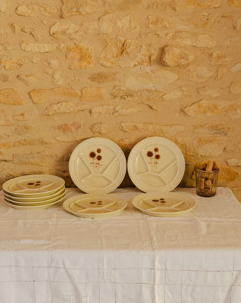 Antoinette, le lot de 8 assiettes en grès N°342
