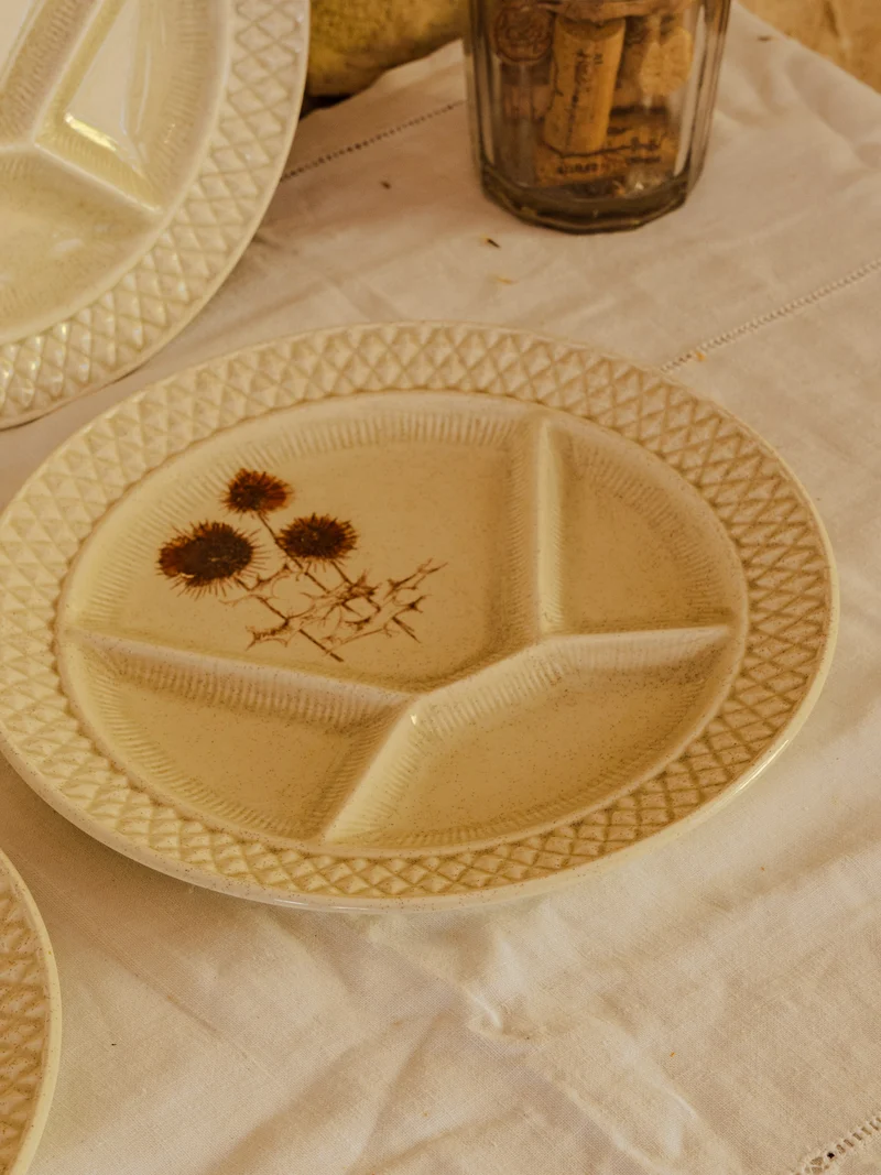 Antoinette, le lot de 8 assiettes en grès N°342