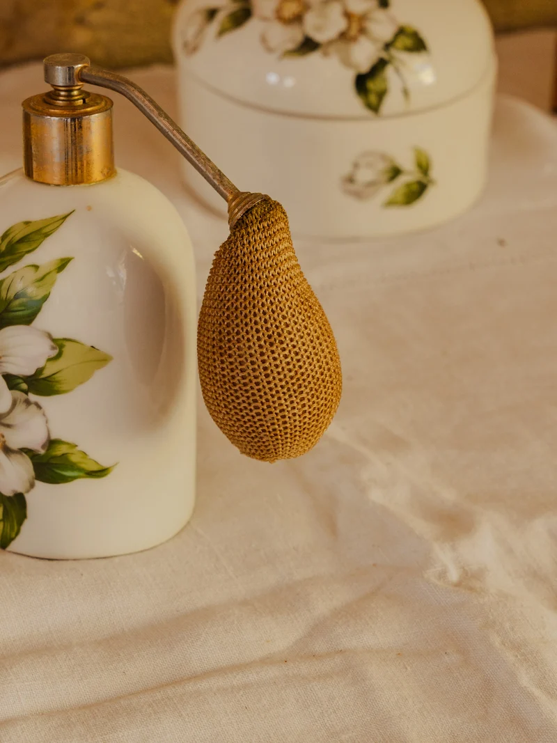 Alix, l'ensemble de pots en porcelaine blanche N°1149