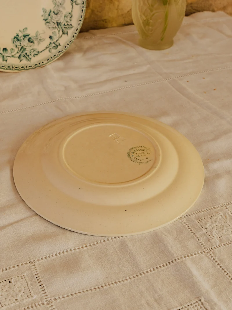 Antoinette, la paire d'assiettes en terre de fer N°338