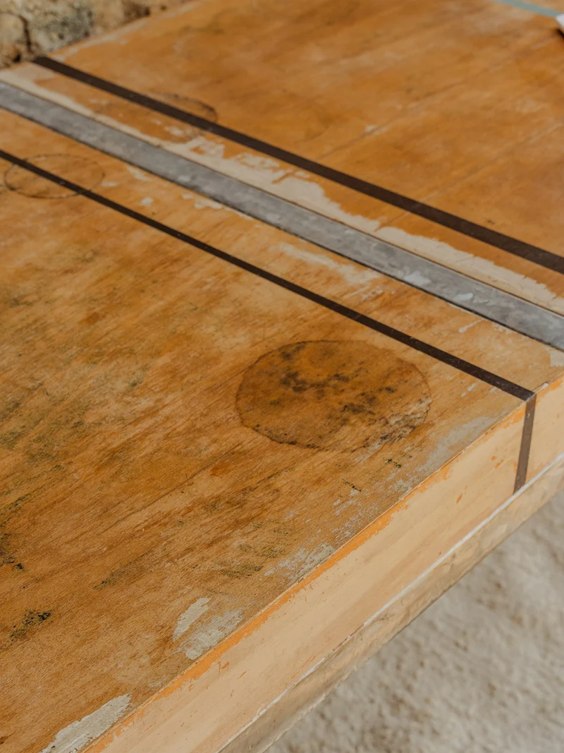 Romy, la table à manger en métal et bois N°1513
