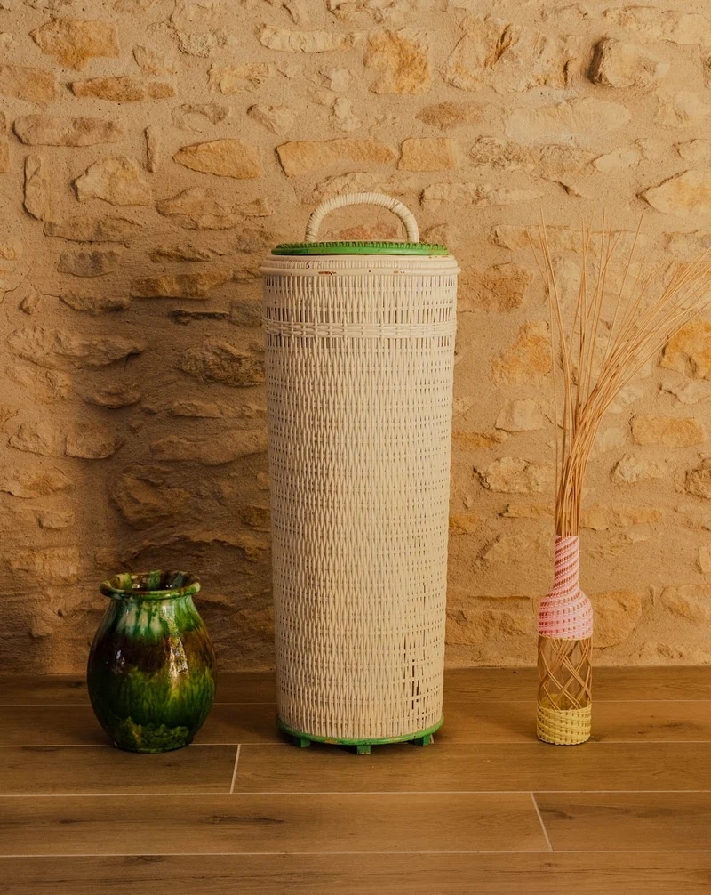 Ambroise, le porte-parapluies en osier blanc N°977