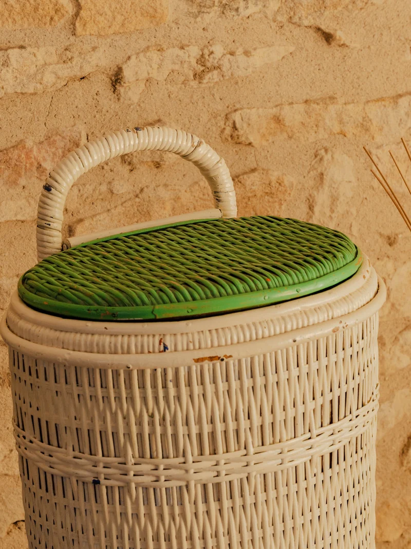 Ambroise, le porte-parapluies en osier blanc N°977