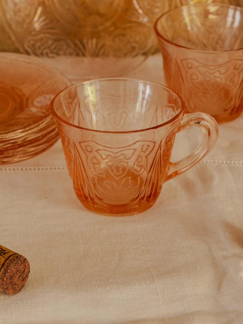 Léandre, le lot de 4 tasses et 6 assiettes en rosaline N°213