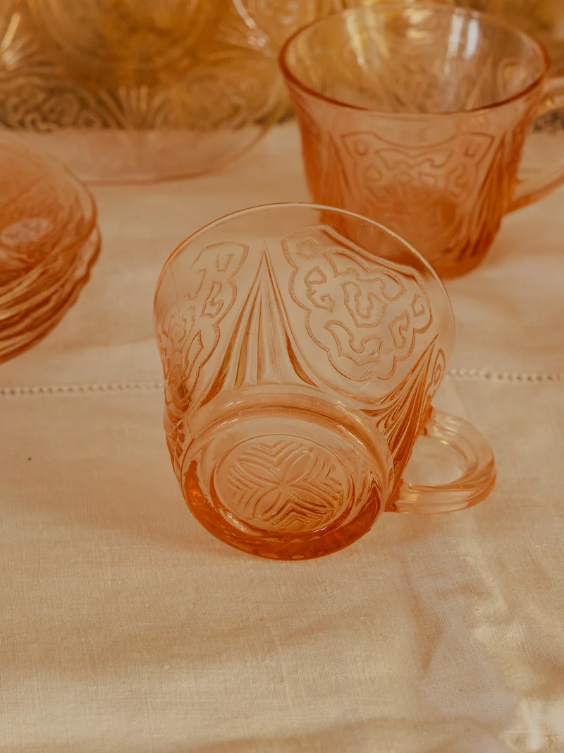 Léandre, le lot de 4 tasses et 6 assiettes en rosaline N°213