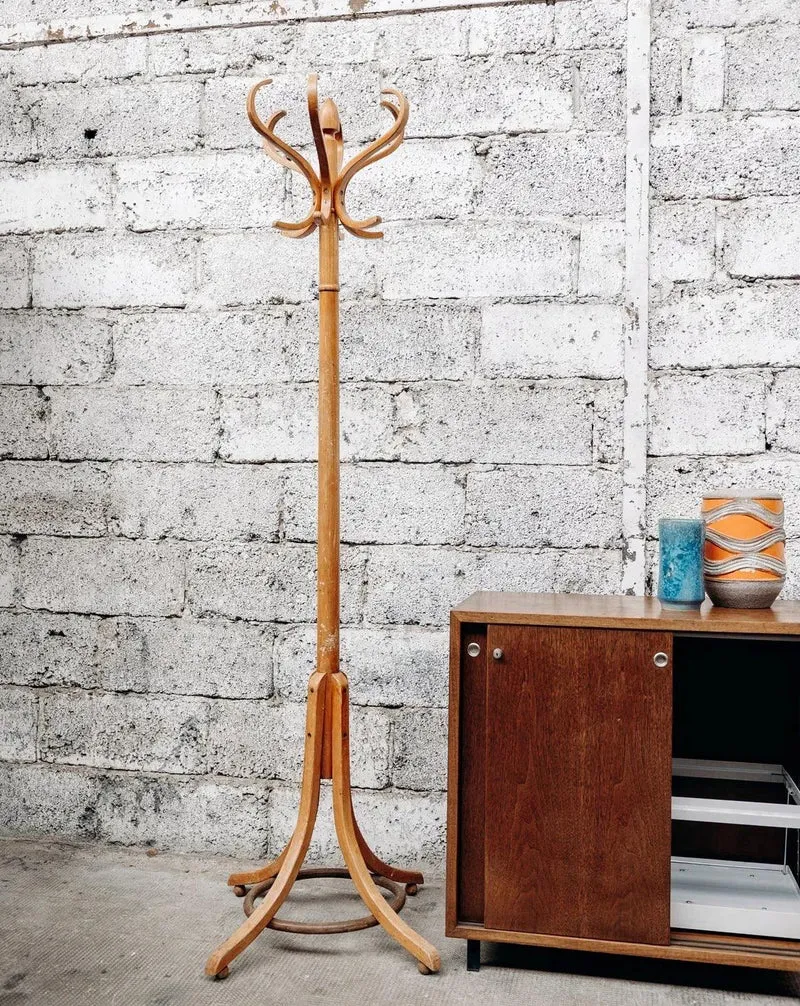 Max, le porte-manteau en bois N°33