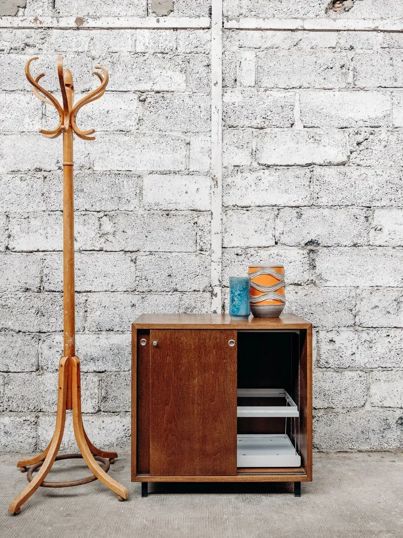 Max, le porte-manteau en bois N°33