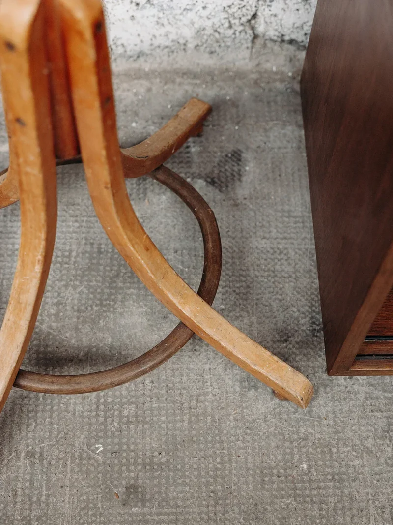 Max, le porte-manteau en bois N°33