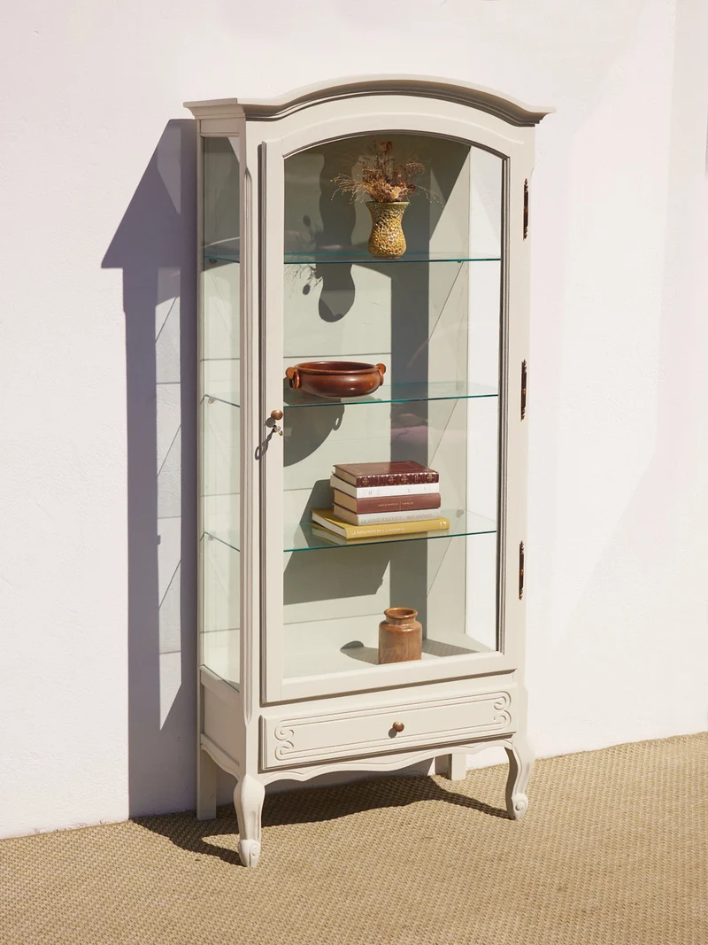 Victoria, la vitrine en bois vert clair N°1339
