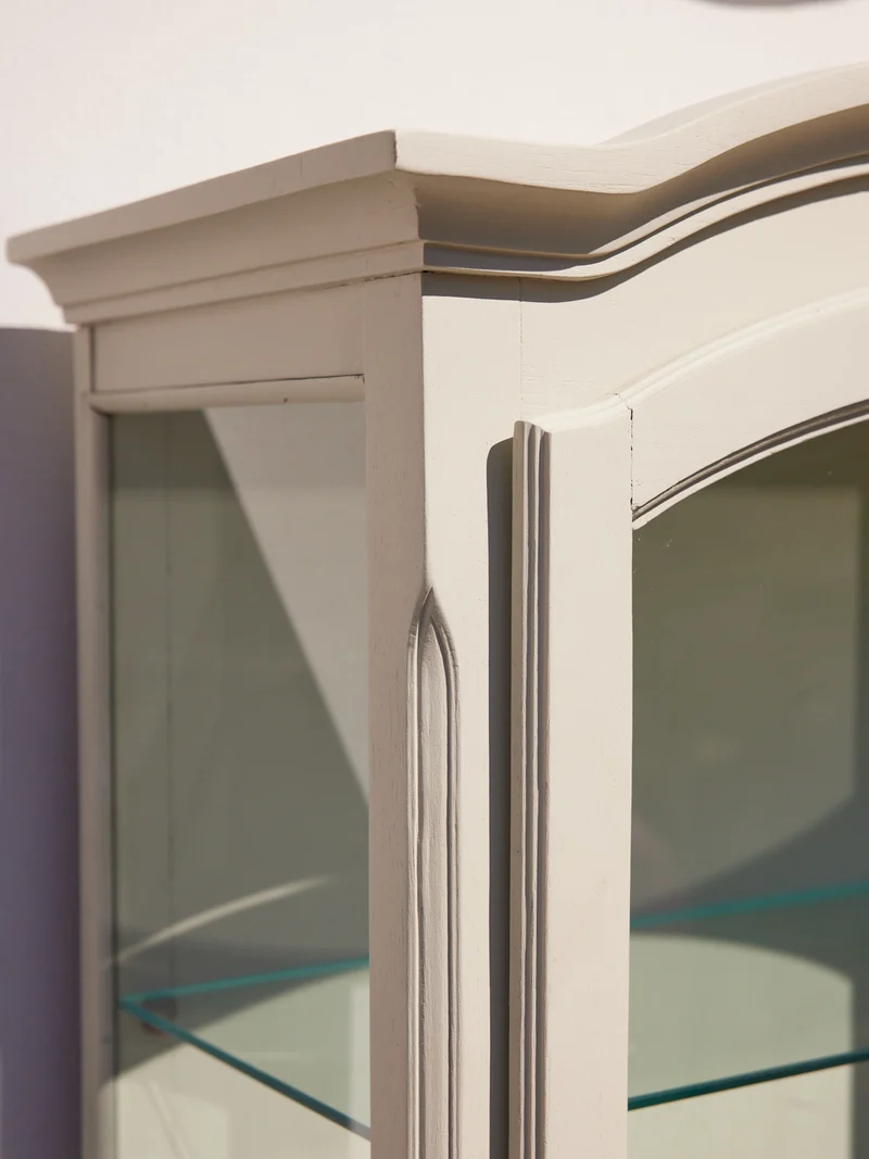 Victoria, la vitrine en bois vert clair N°1339