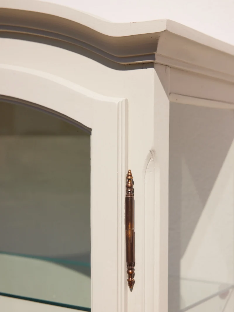 Victoria, la vitrine en bois vert clair N°1339