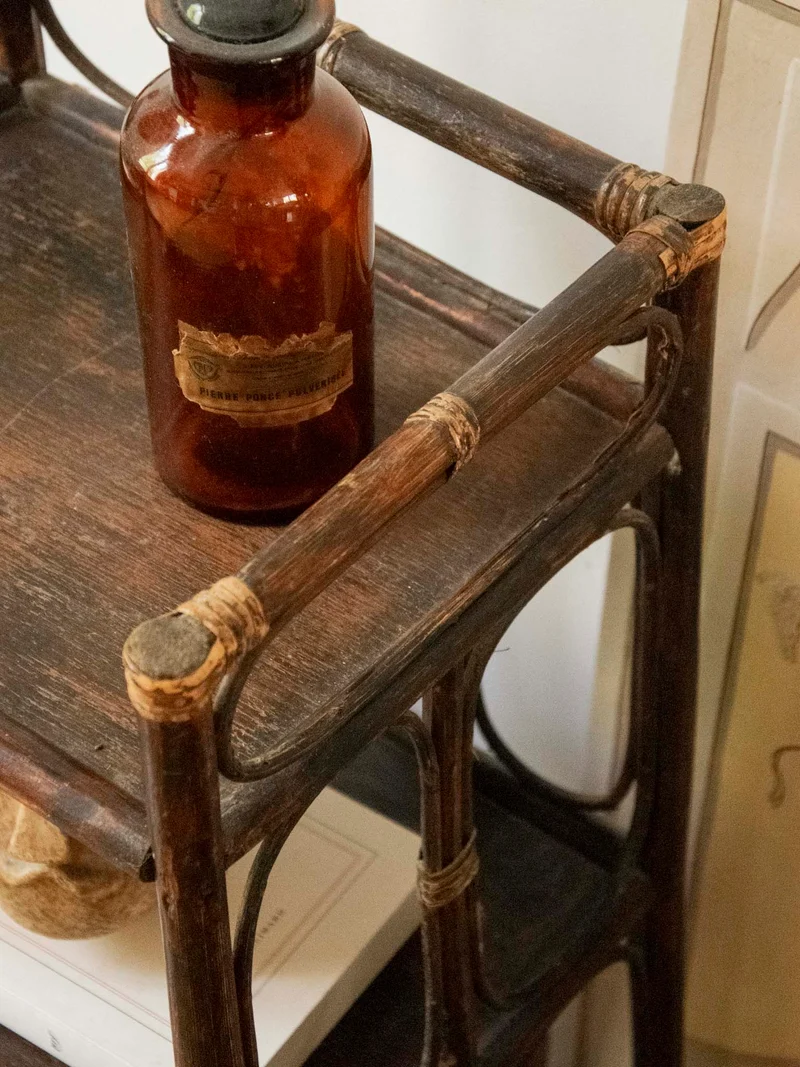 Francine, la table d'appoint en rotin et bambou N°1537