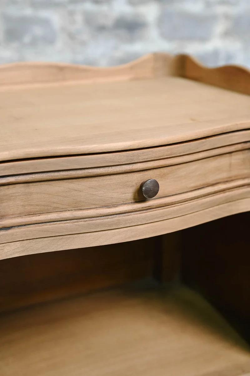 Odile, la petite table de chevet en acajou N°1543