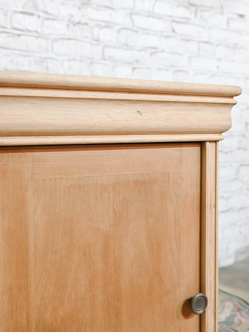 Odile, la table de chevet en merisier N°1533