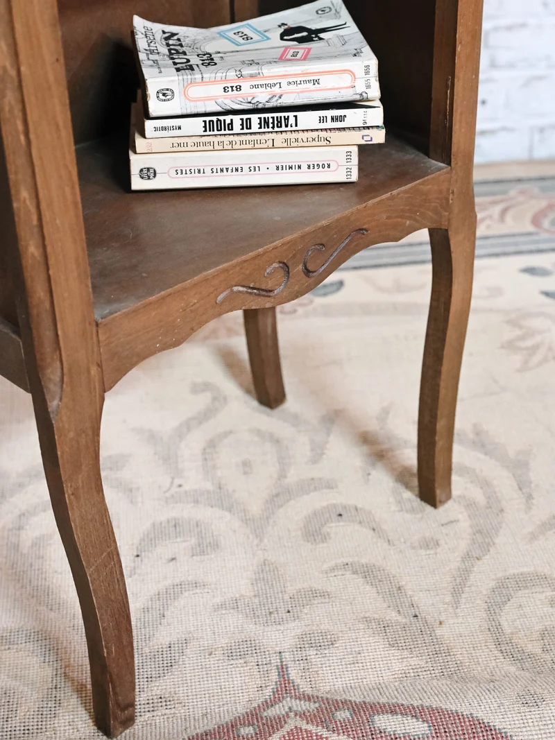 Odile, la table de chevet en bois massif N°1532