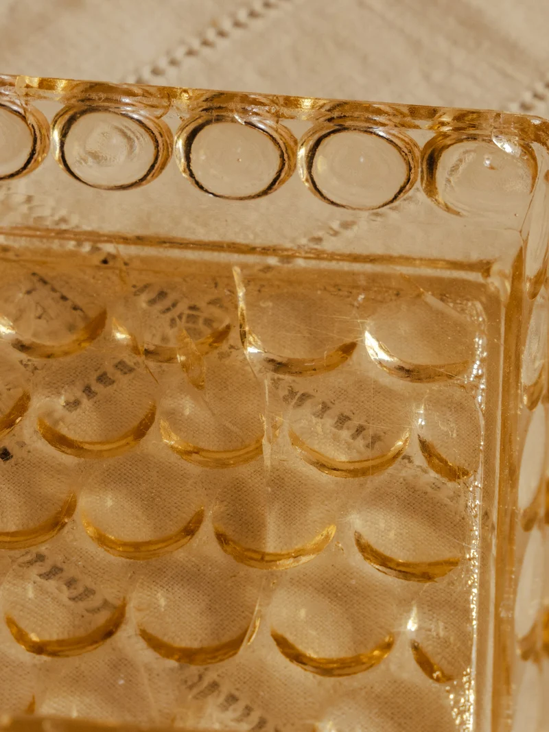 Nestor, le service de vaisselle en pâte de verre jaune N°759