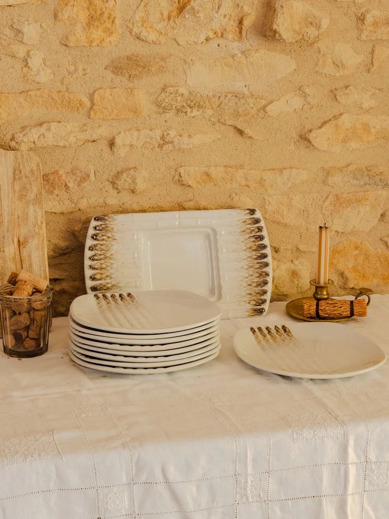 Nestor, le lot de 9 assiettes et plat en faïence N°764