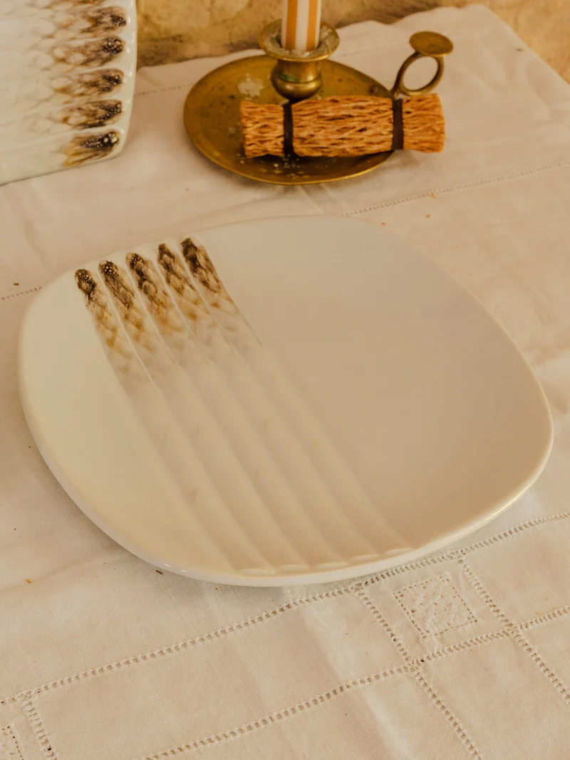 Nestor, le lot de 9 assiettes et plat en faïence N°764
