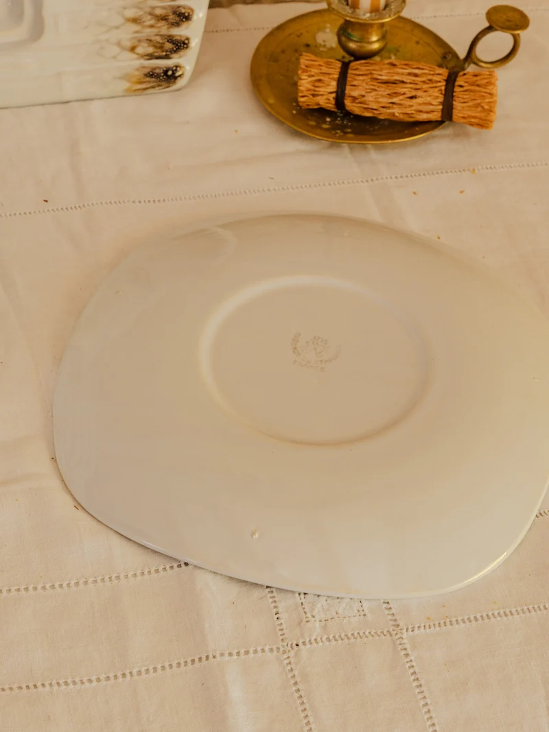 Nestor, le lot de 9 assiettes et plat en faïence N°764