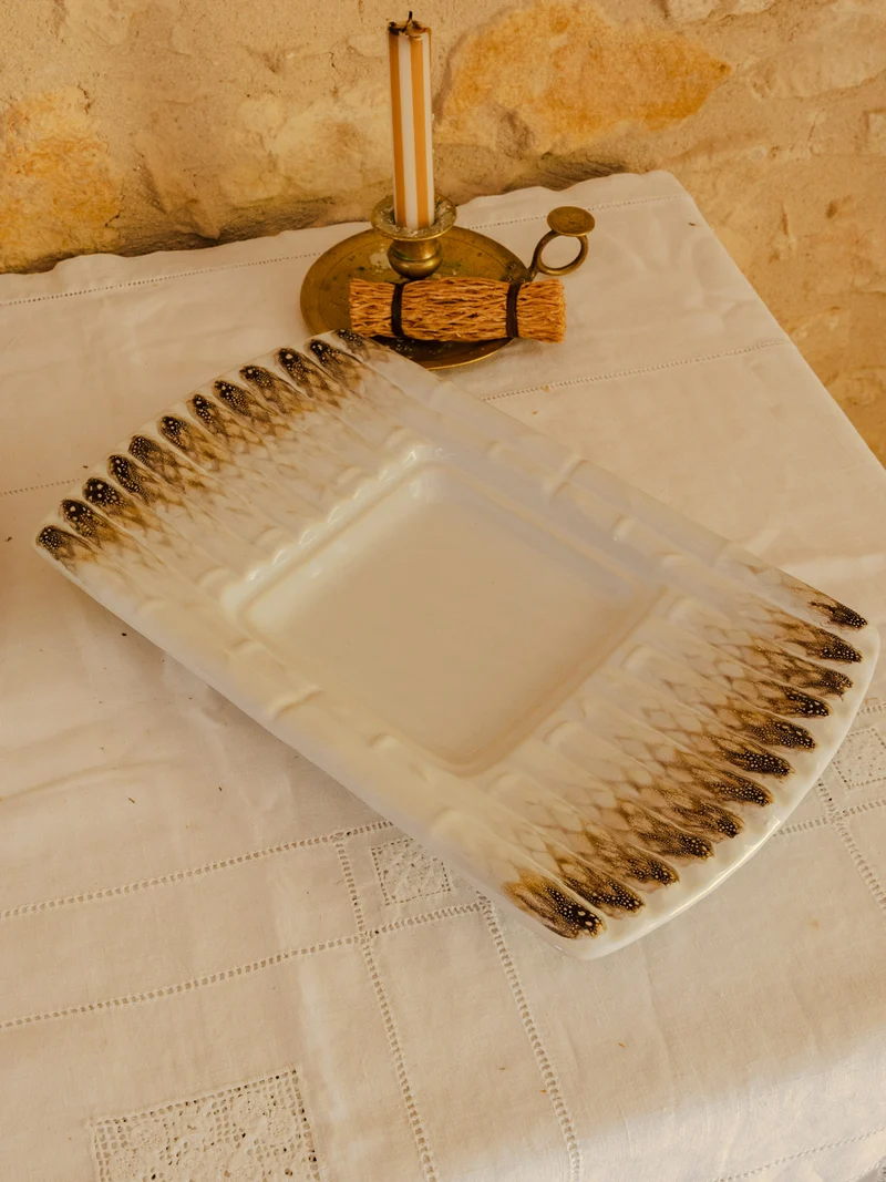 Nestor, le lot de 9 assiettes et plat en faïence N°764