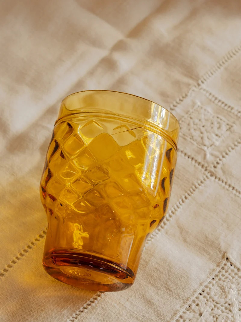 Eugène, le lot de 4 verres en verre jaune N°246